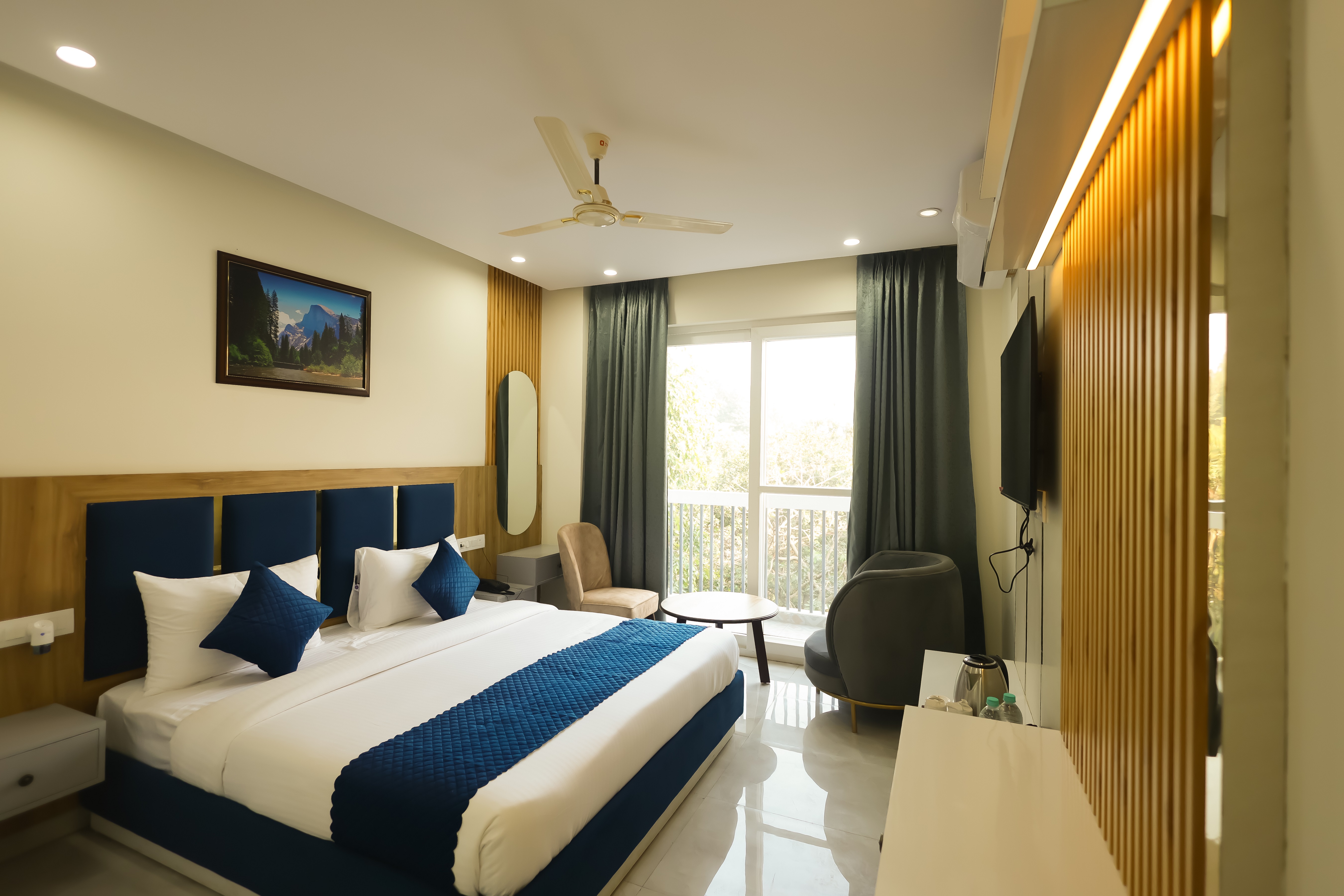 Deluxe Room with Mountain View